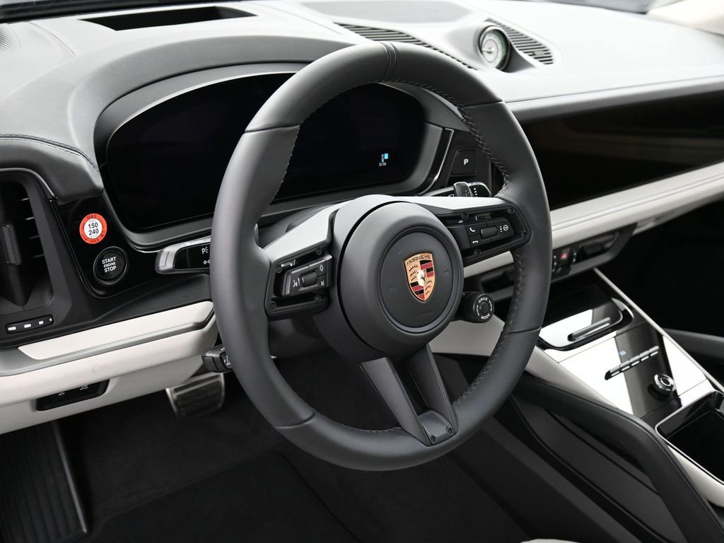 New 2026 Porsche Cayenne GTS image 18