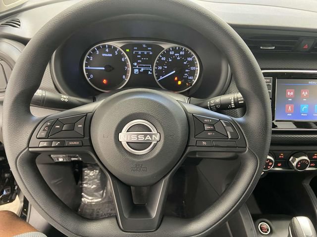 New 2025 Nissan Kicks Play S image 9