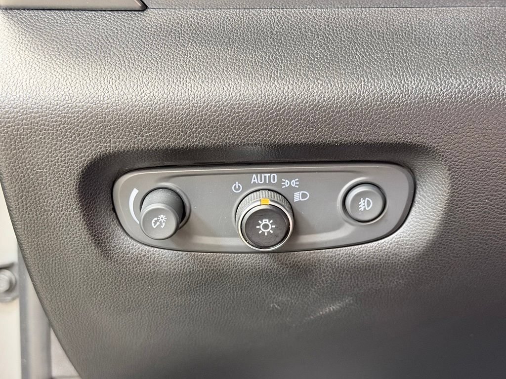 Used 2019 Chevrolet Traverse LT w/ LT Premium Package FWD image 41