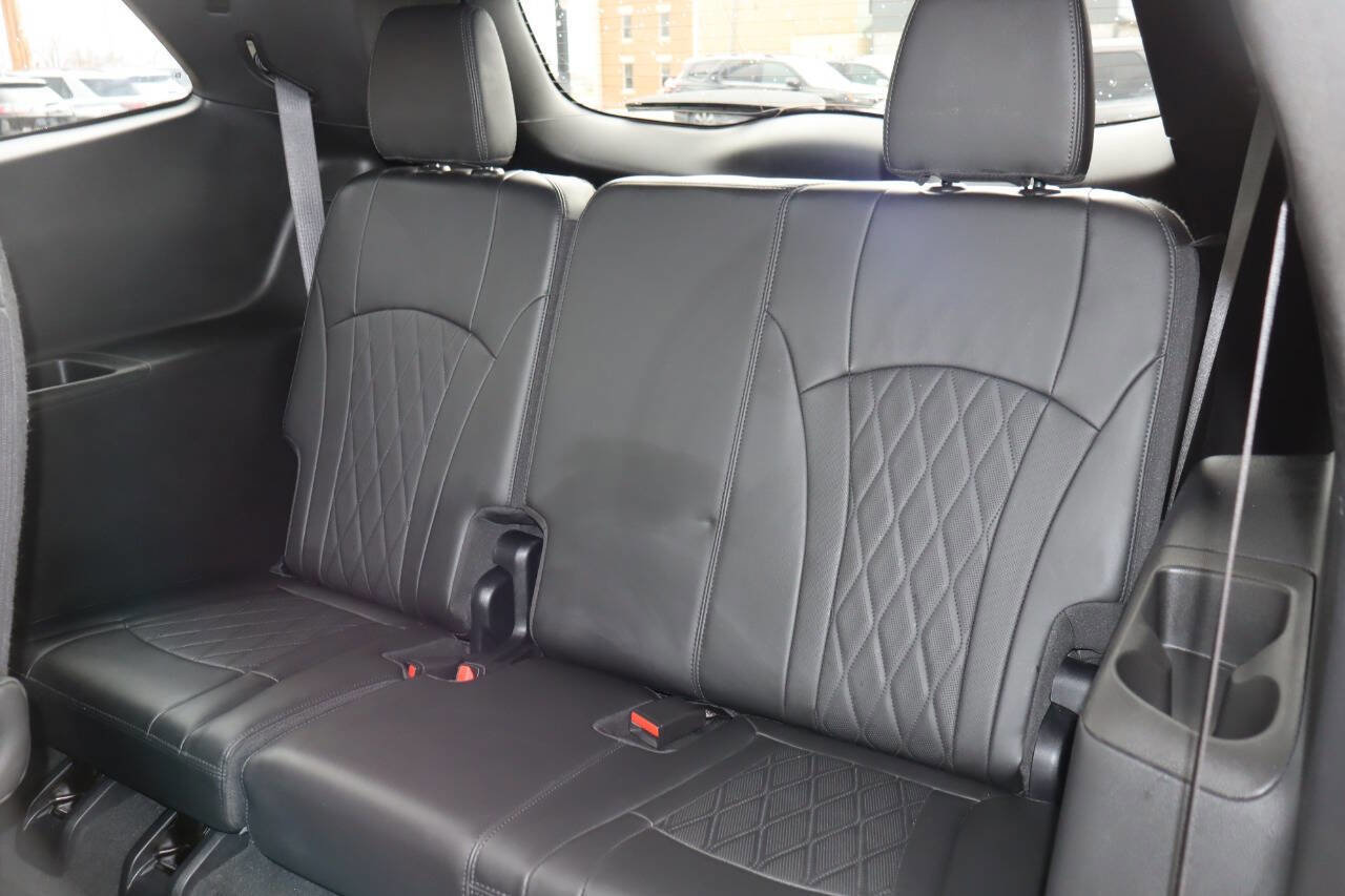 Used 2023 Buick Enclave Avenir w/ Trailering Package, 5000 lbs. AWD/4WD image 13