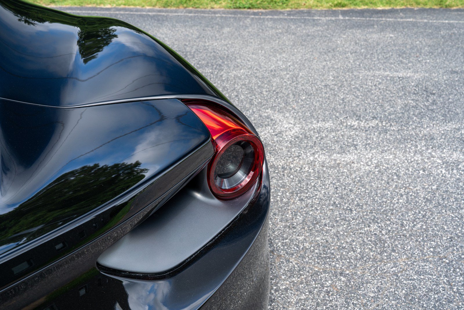 Used 2018 Ferrari 488 GTB RWD image 18