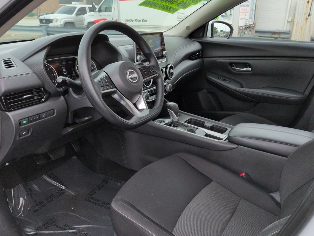 Used 2025 Nissan Sentra SV FWD image 33