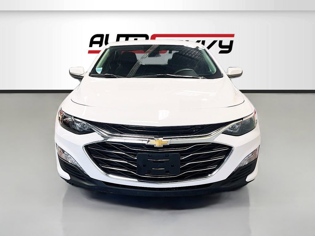 Used 2024 Chevrolet Malibu LT image 2