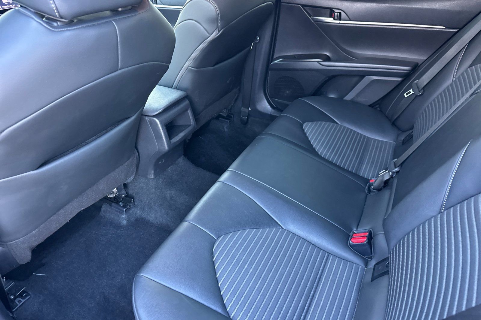 Used 2023 Toyota Camry SE image 14