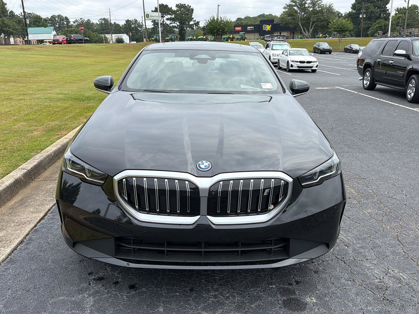 New 2027 BMW i5 eDrive40 w/ Premium Package RWD image 9