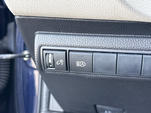 Used 2020 Toyota Corolla LE FWD image 26
