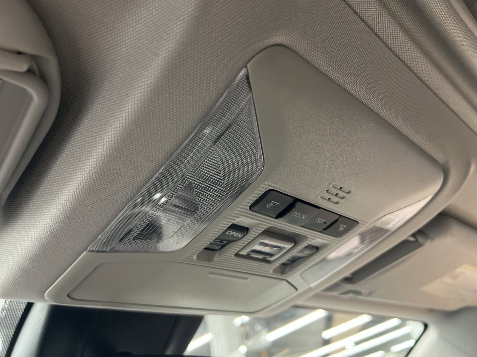 Used 2025 Toyota RAV4 XLE w/ Convenience Package image 31