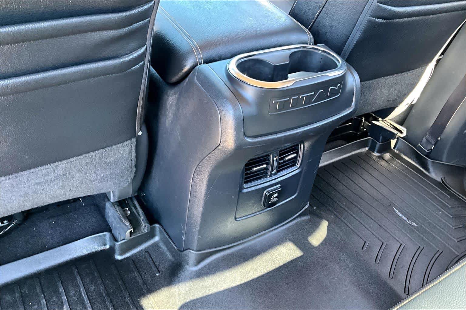 Used 2017 Nissan Titan SL AWD/4WD image 32