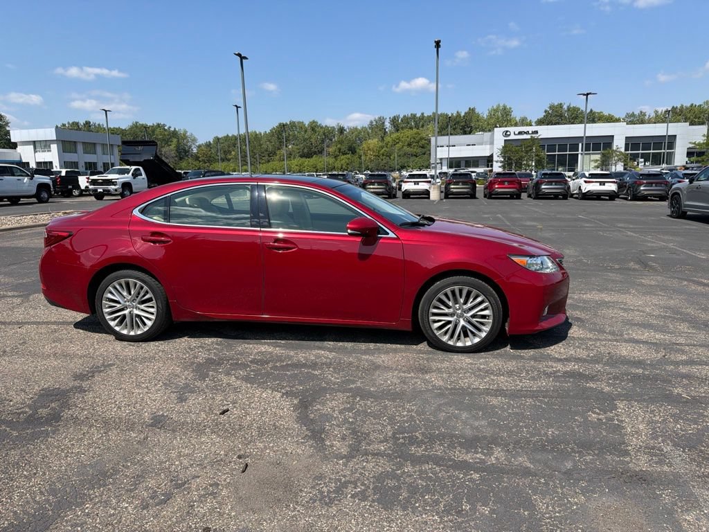 Used 2015 Lexus ES 350 w/ Ultra Luxury Package FWD image 13