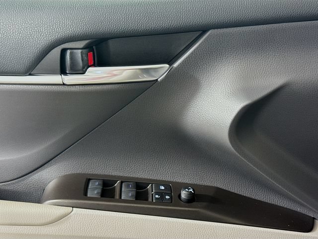 Used 2021 Toyota Camry LE FWD image 12