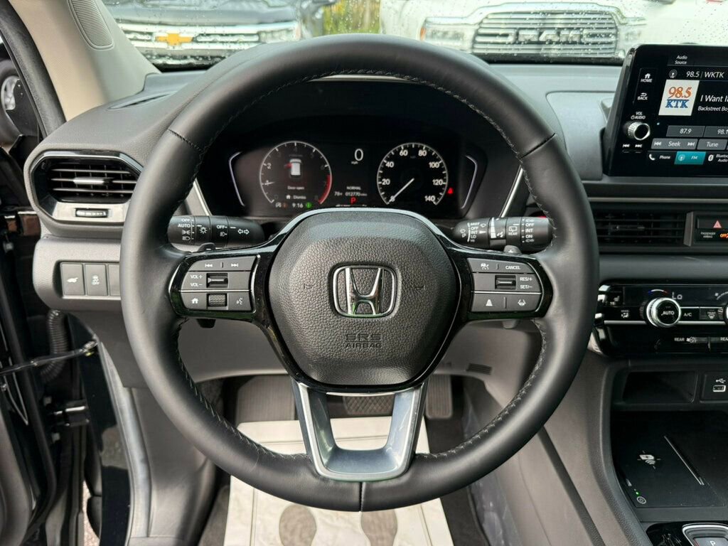 Used 2025 Honda Pilot EX-L image 5