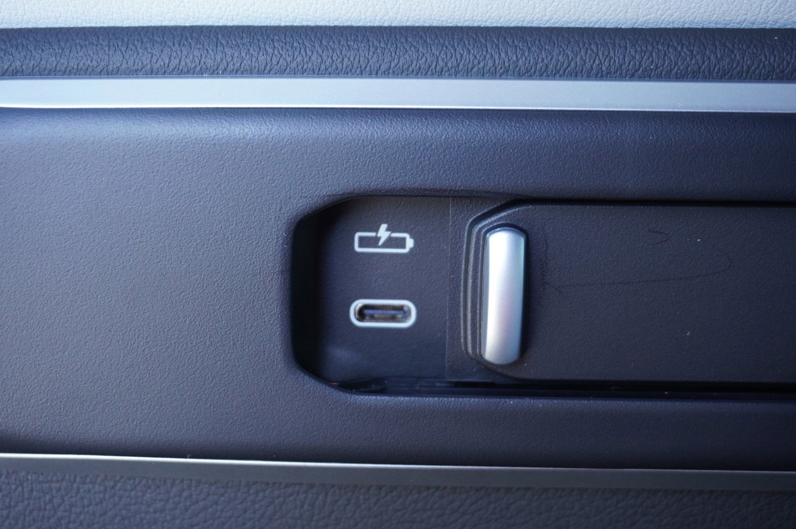 New 2025 BMW X7 xDrive40i w/ M Sport Package image 27