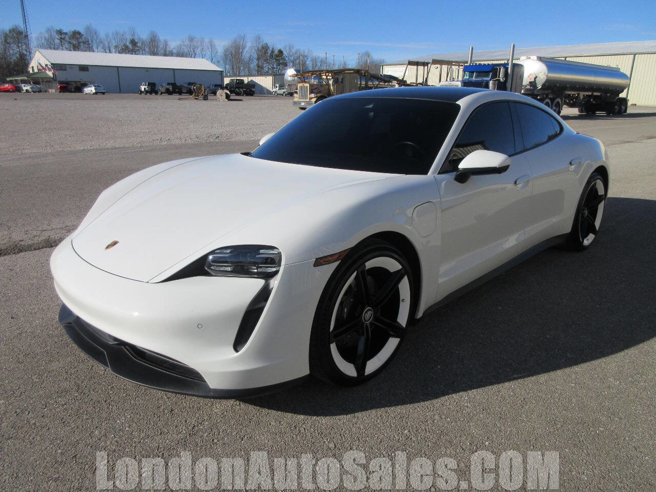 Used 2021 Porsche Taycan image 1
