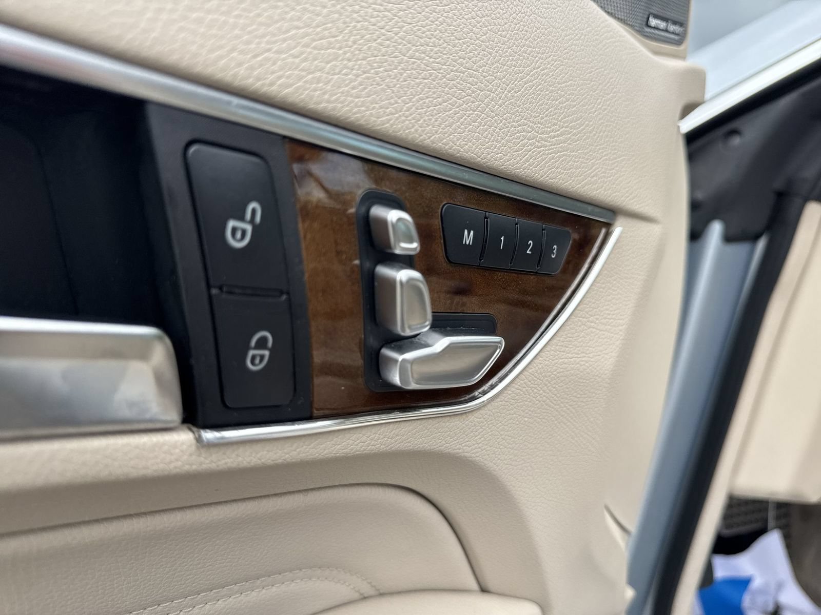 Used 2016 Mercedes-Benz E 400 4MATIC Coupe image 25