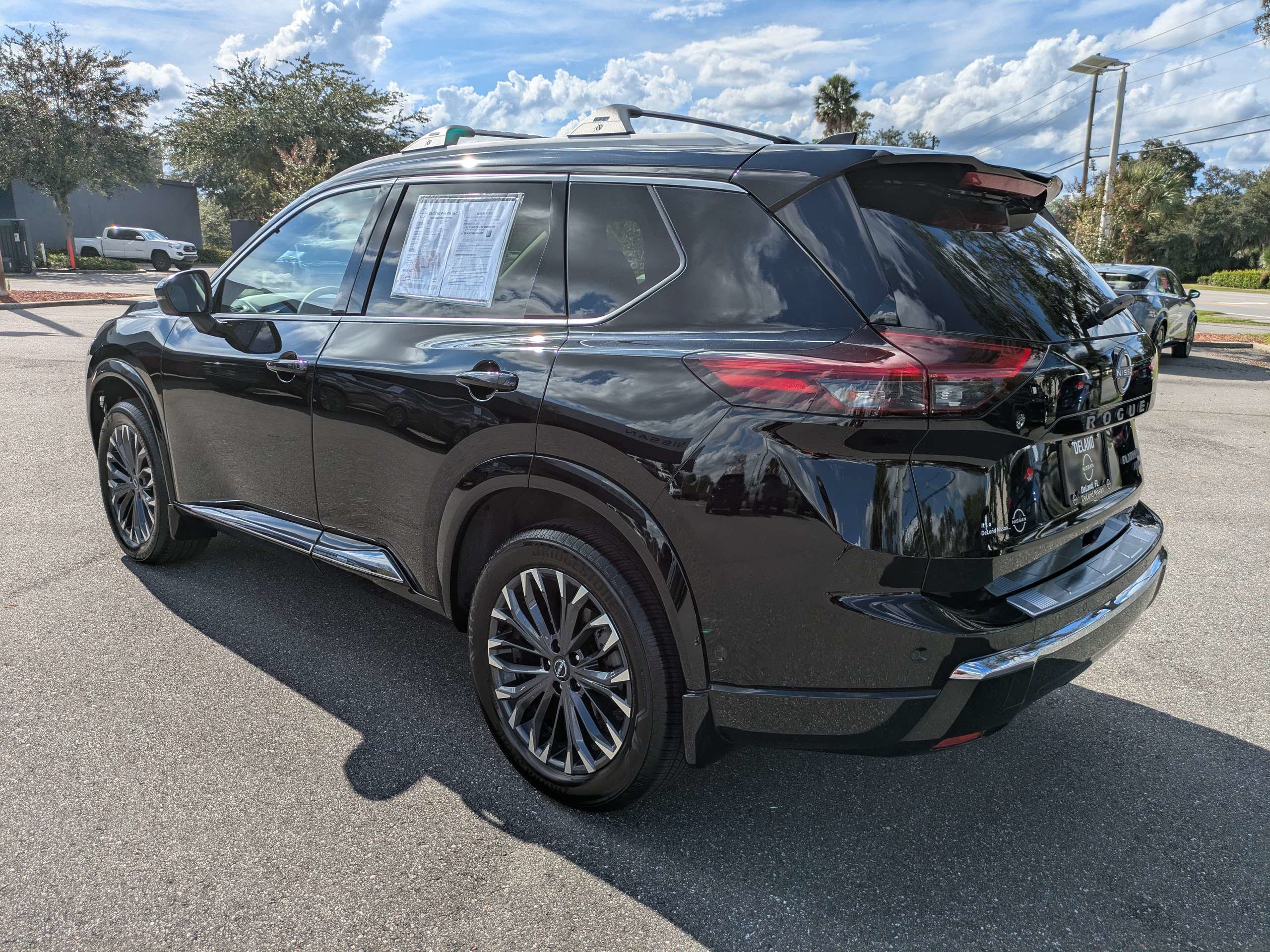 Certified 2026 Nissan Rogue Platinum w/ Platinum Premium Package AWD/4WD image 6