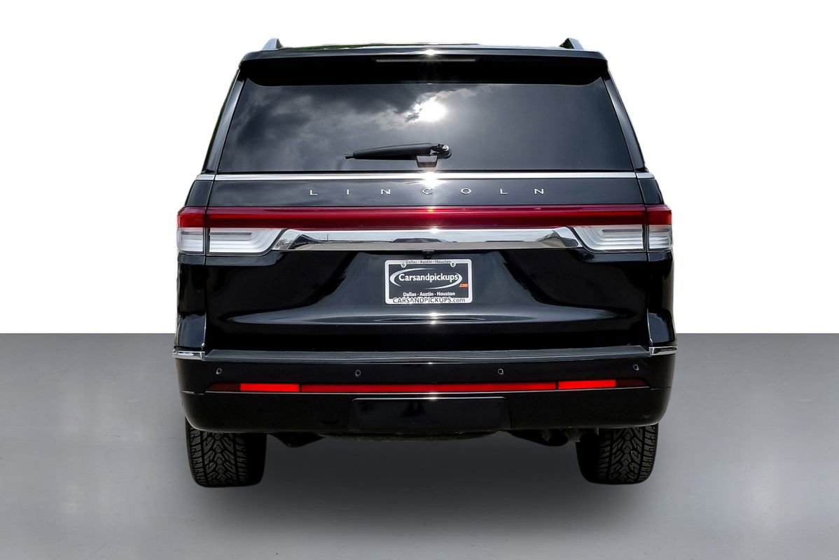 Used 2024 Lincoln Navigator Reserve AWD/4WD image 8