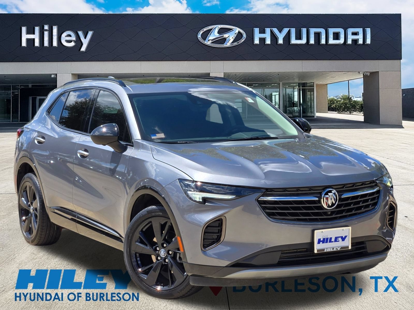 Used 2022 Buick Envision Essence w/ Technology Package II FWD image 2