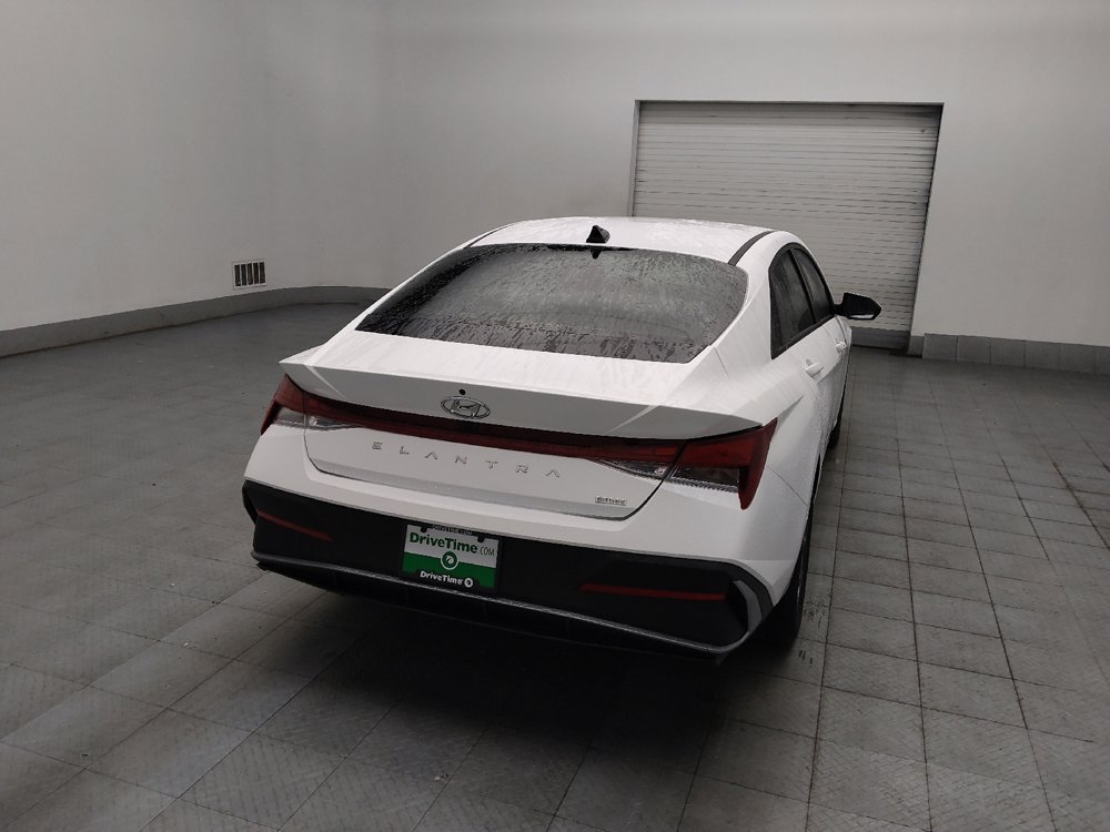 Used 2024 Hyundai Elantra Blue FWD image 7