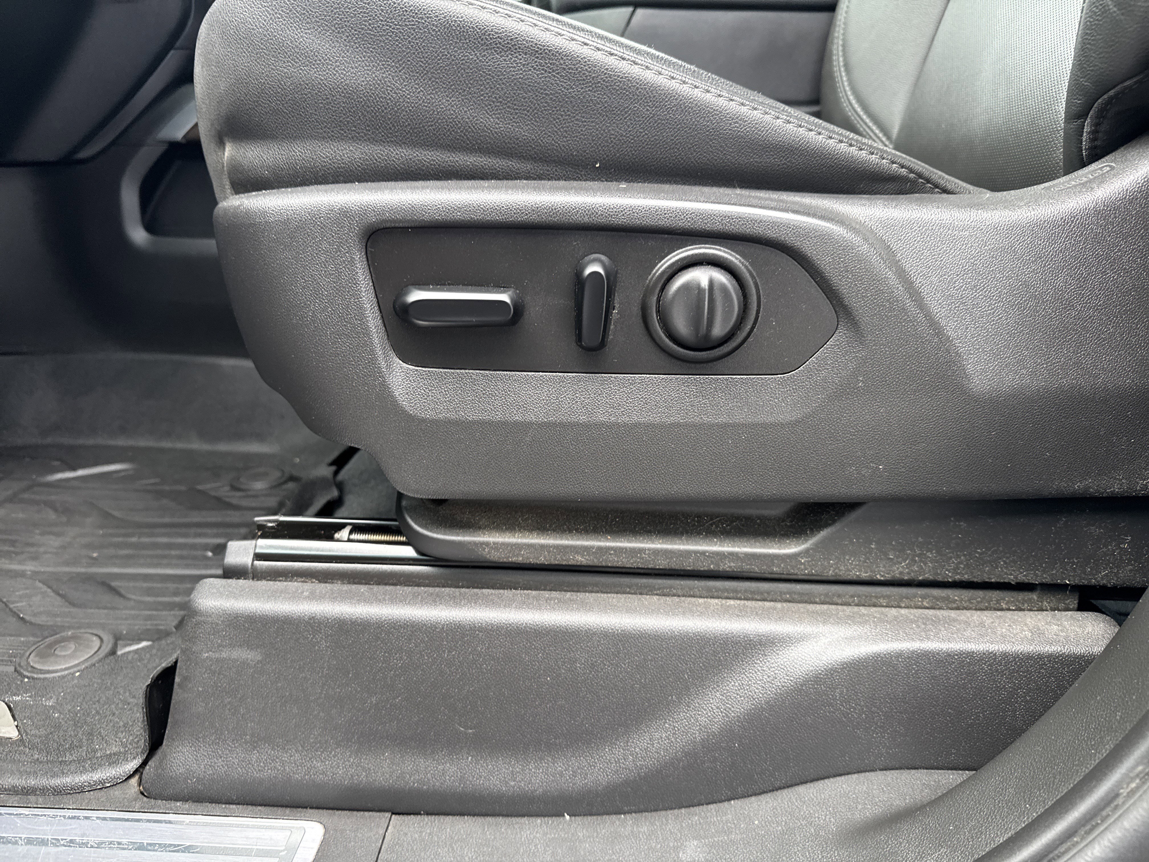 Used 2019 GMC Sierra 1500 SLT w/ SLT Premium Package image 36