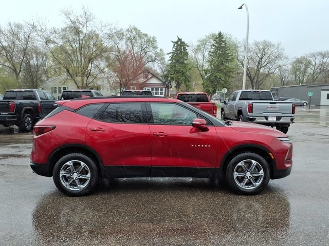 Used 2024 Chevrolet Blazer LT w/ Sound & Technology Package AWD/4WD image 2