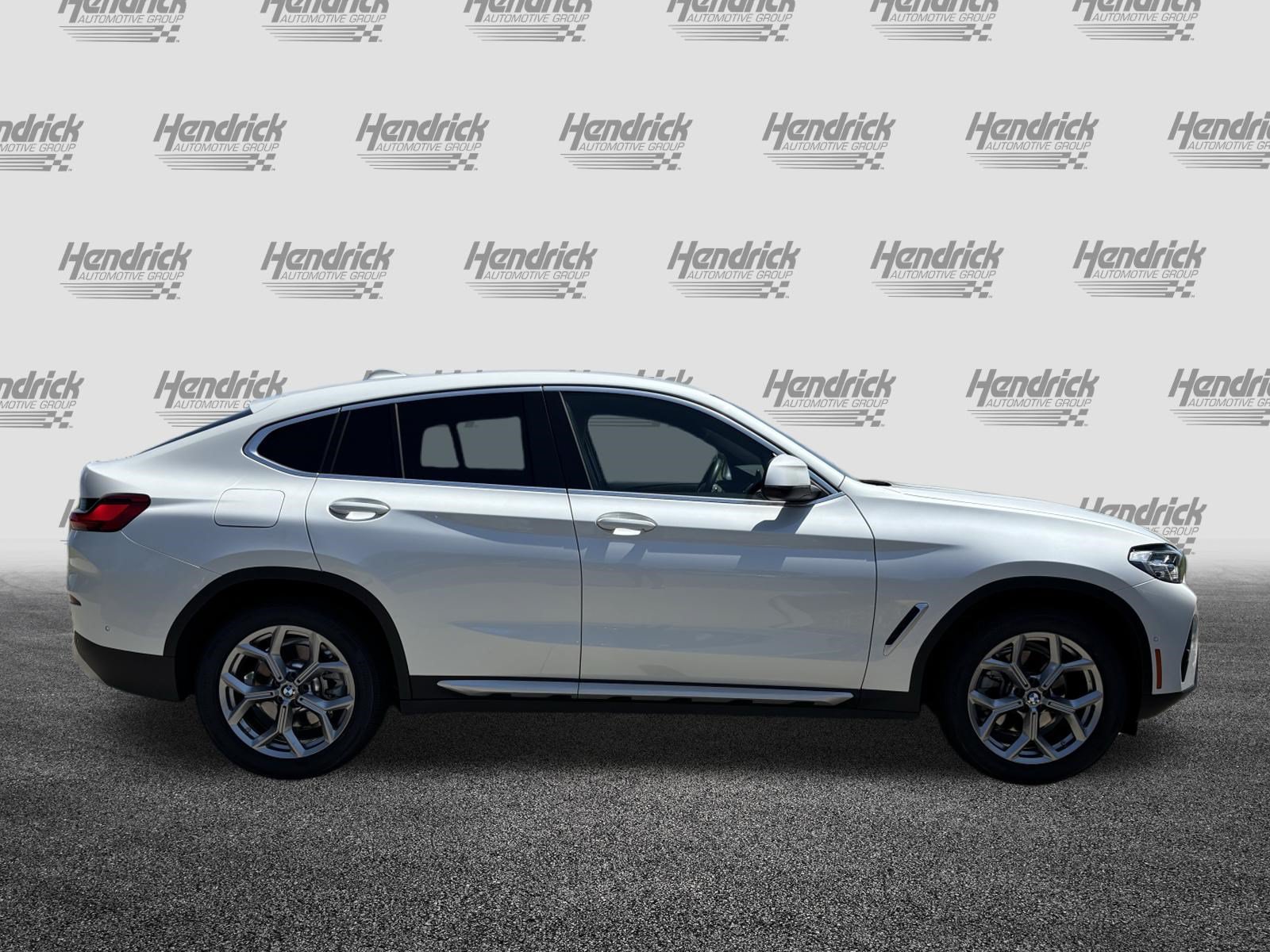 Used 2025 BMW X4 xDrive30i AWD/4WD image 11