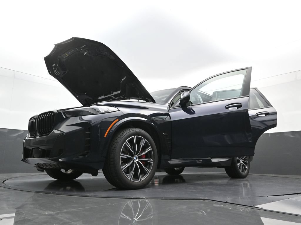 New 2026 BMW X5 xDrive40i w/ M Sport Package AWD/4WD image 41