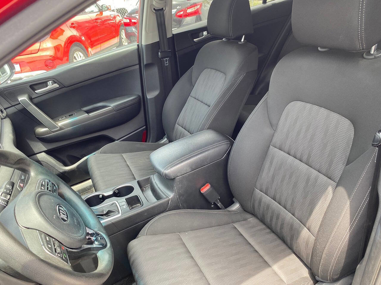 Used 2019 Kia Sportage LX image 8