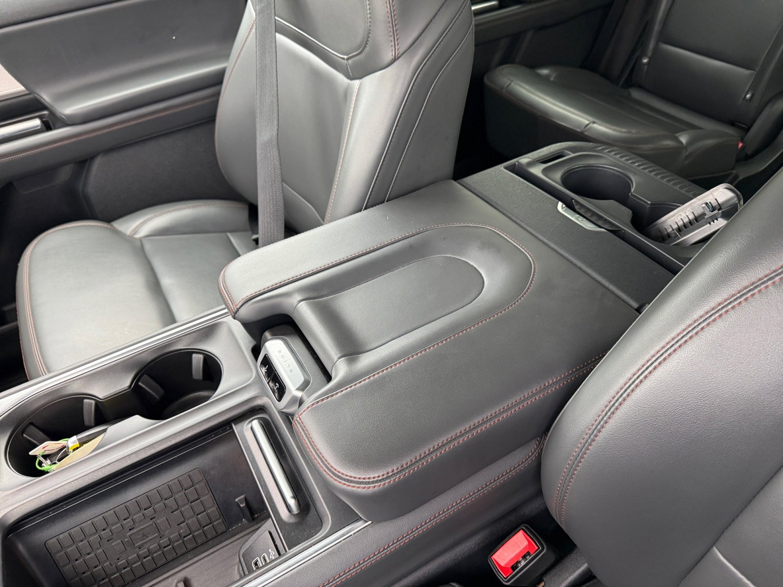 Certified 2025 Ford Expedition Active image 14