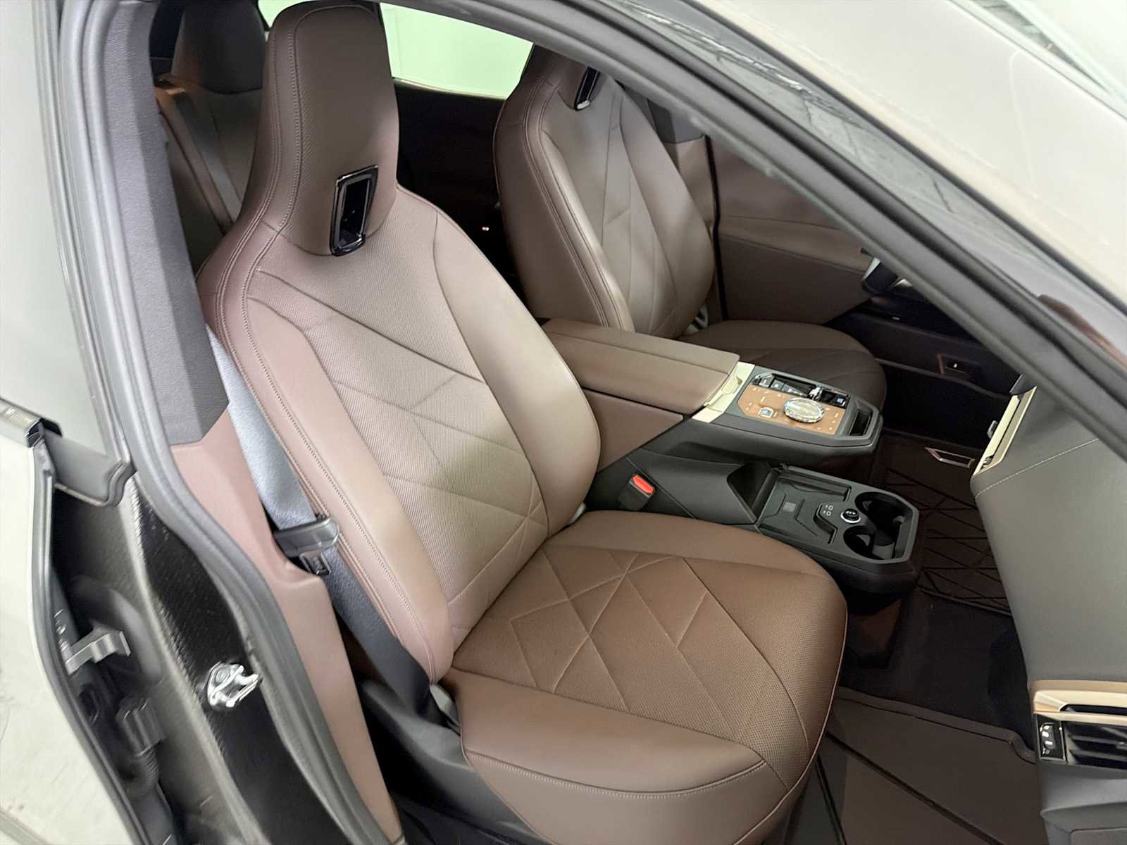 Certified 2023 BMW iX xDrive50 w/ Premium Package image 25