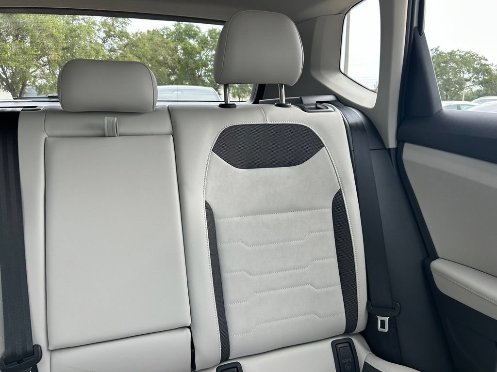 New 2026 Volkswagen Taos SE FWD image 13