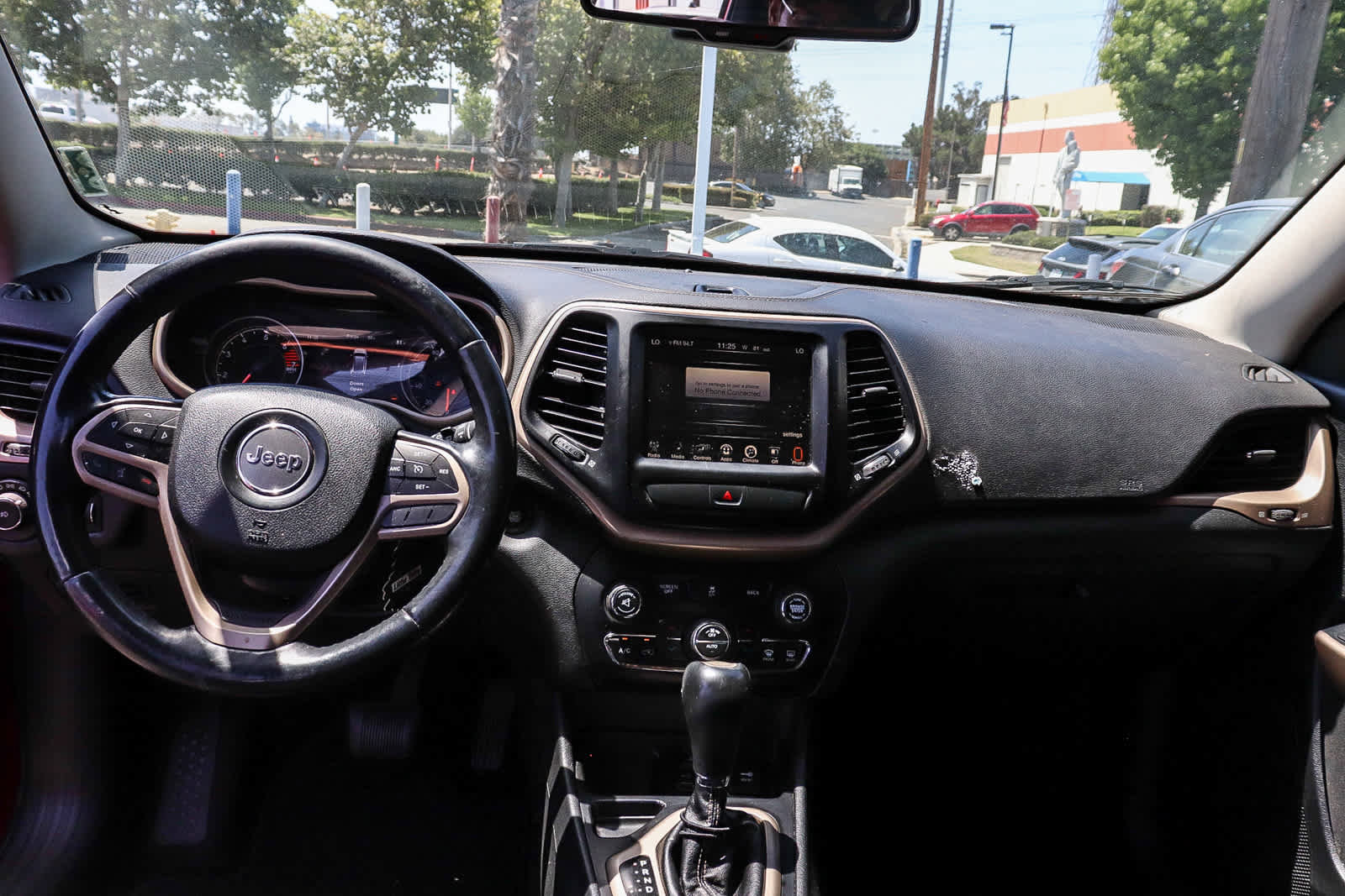 Used 2017 Jeep Cherokee High Altitude FWD image 16