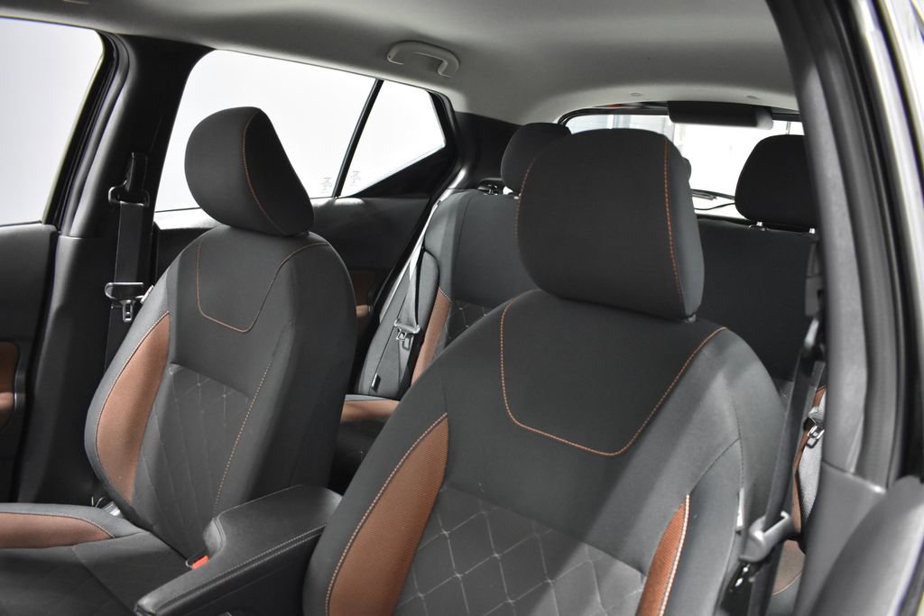 Used 2020 Nissan Kicks SR image 16