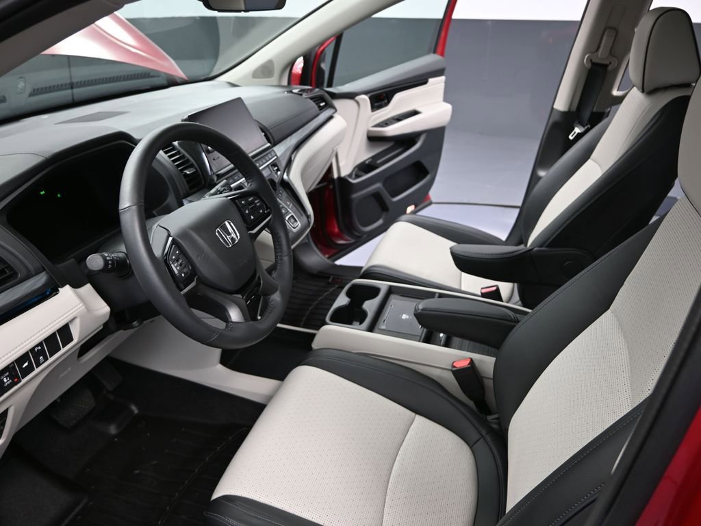 Used 2025 Honda Odyssey Elite image 23