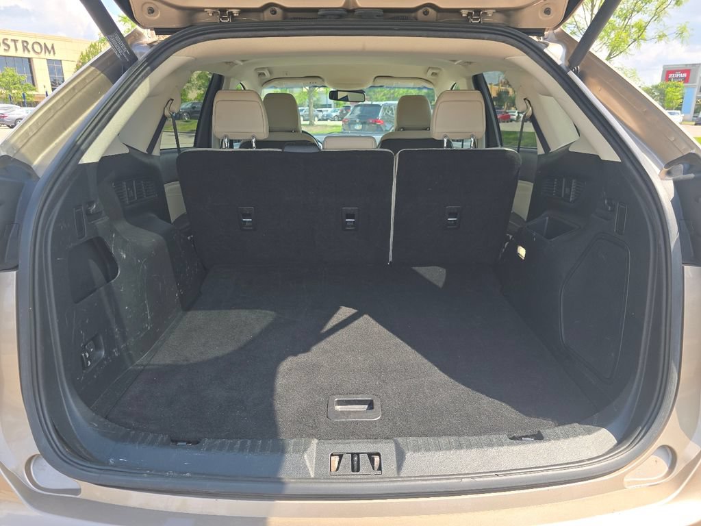 Used 2020 Ford Edge Titanium FWD image 19