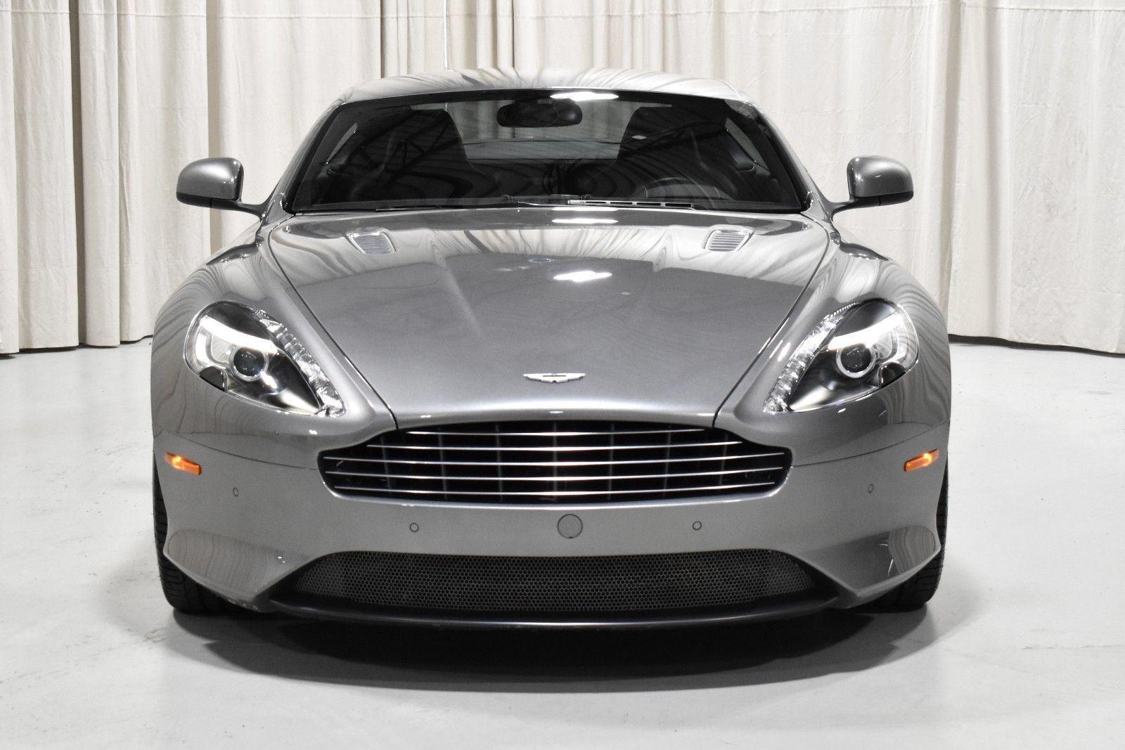 Used 2014 Aston Martin DB9 Coupe RWD image 2