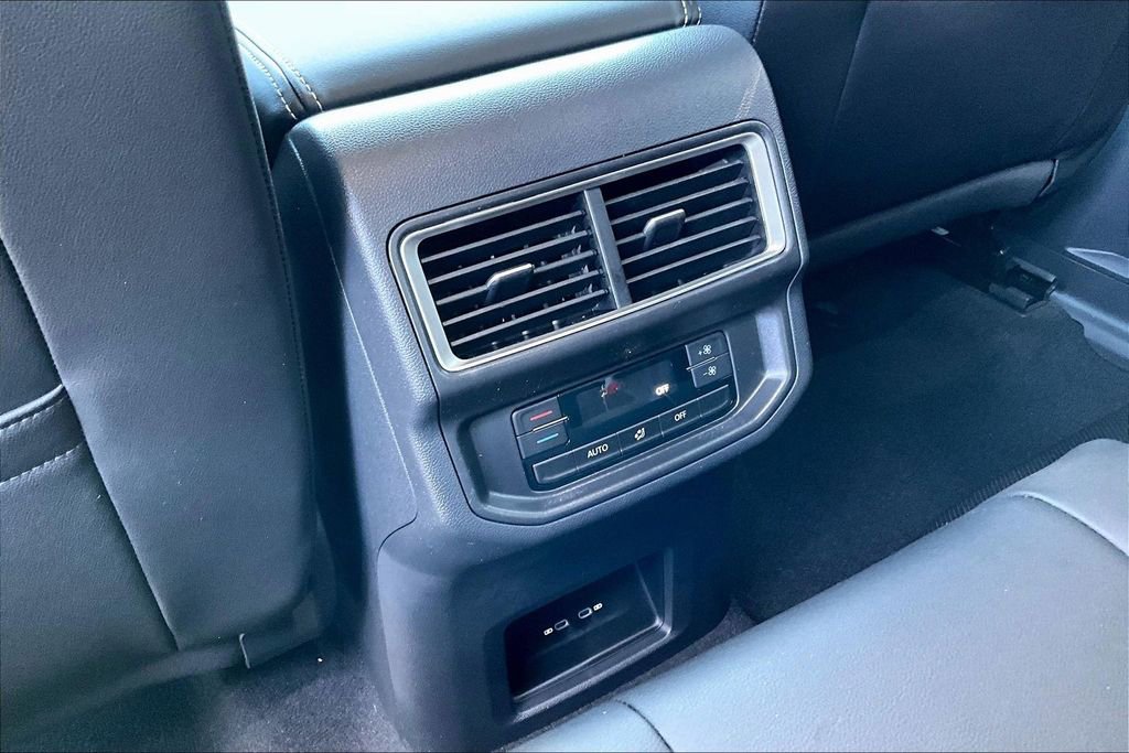 New 2026 Volkswagen Atlas SE image 9