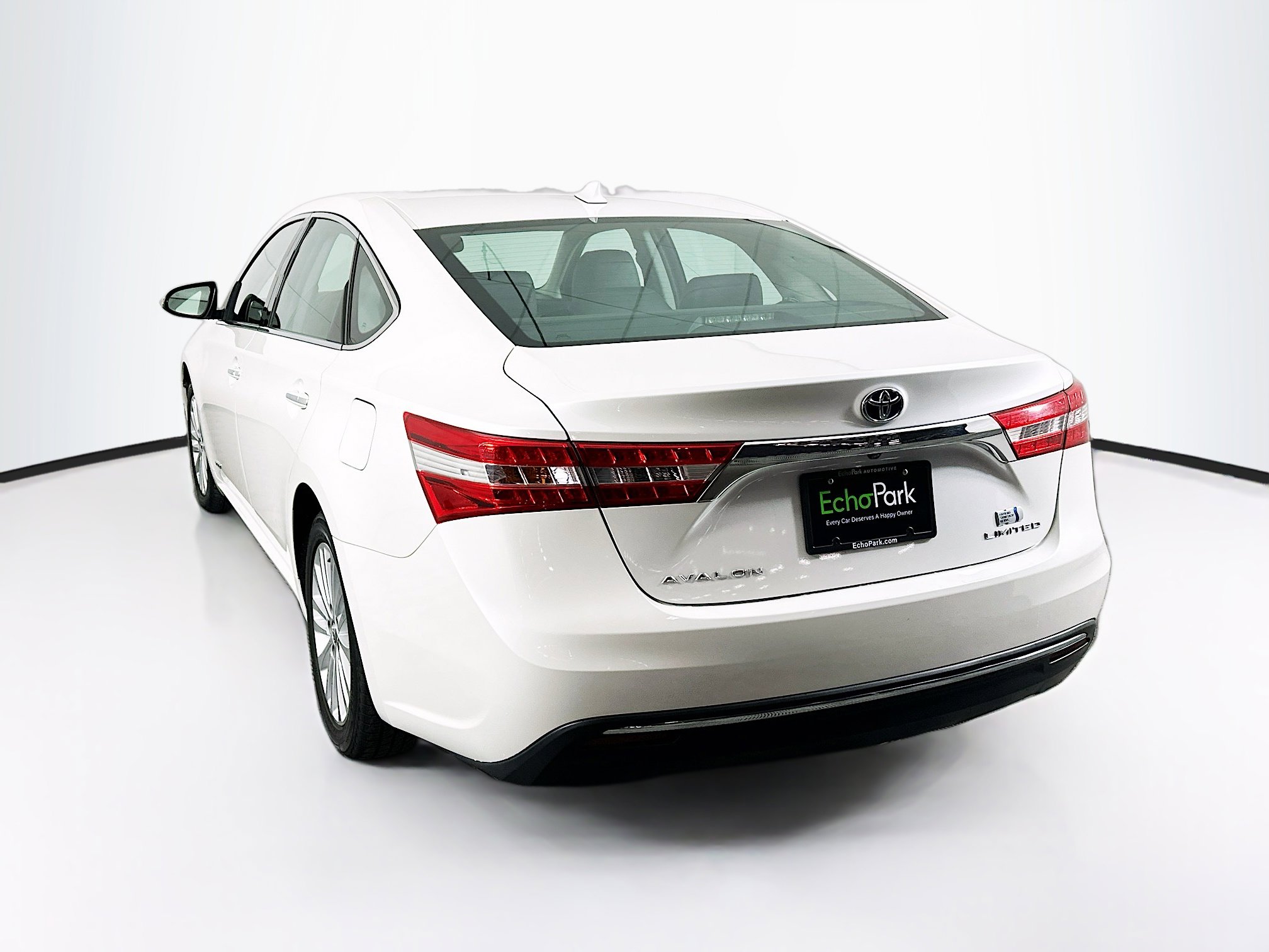 Used 2014 Toyota Avalon Limited image 5