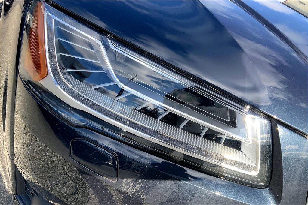 Used 2017 Audi A8 L 3.0T w/ Executive Package image 10