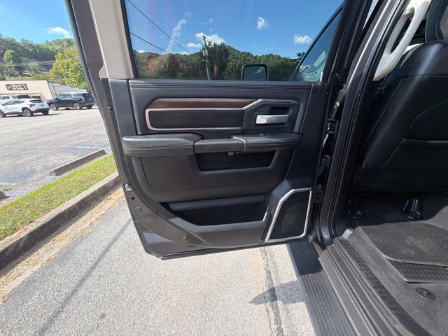 Used 2024 RAM 2500 Laramie w/ Safety Group AWD/4WD image 29
