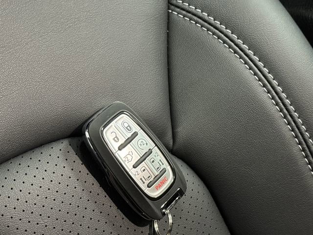 New 2026 Chrysler Pacifica Select image 26