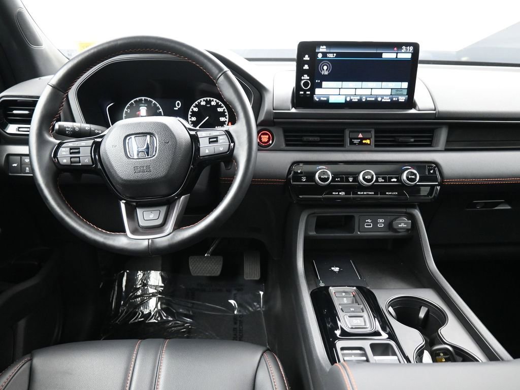 Used 2025 Honda Pilot TrailSport image 20