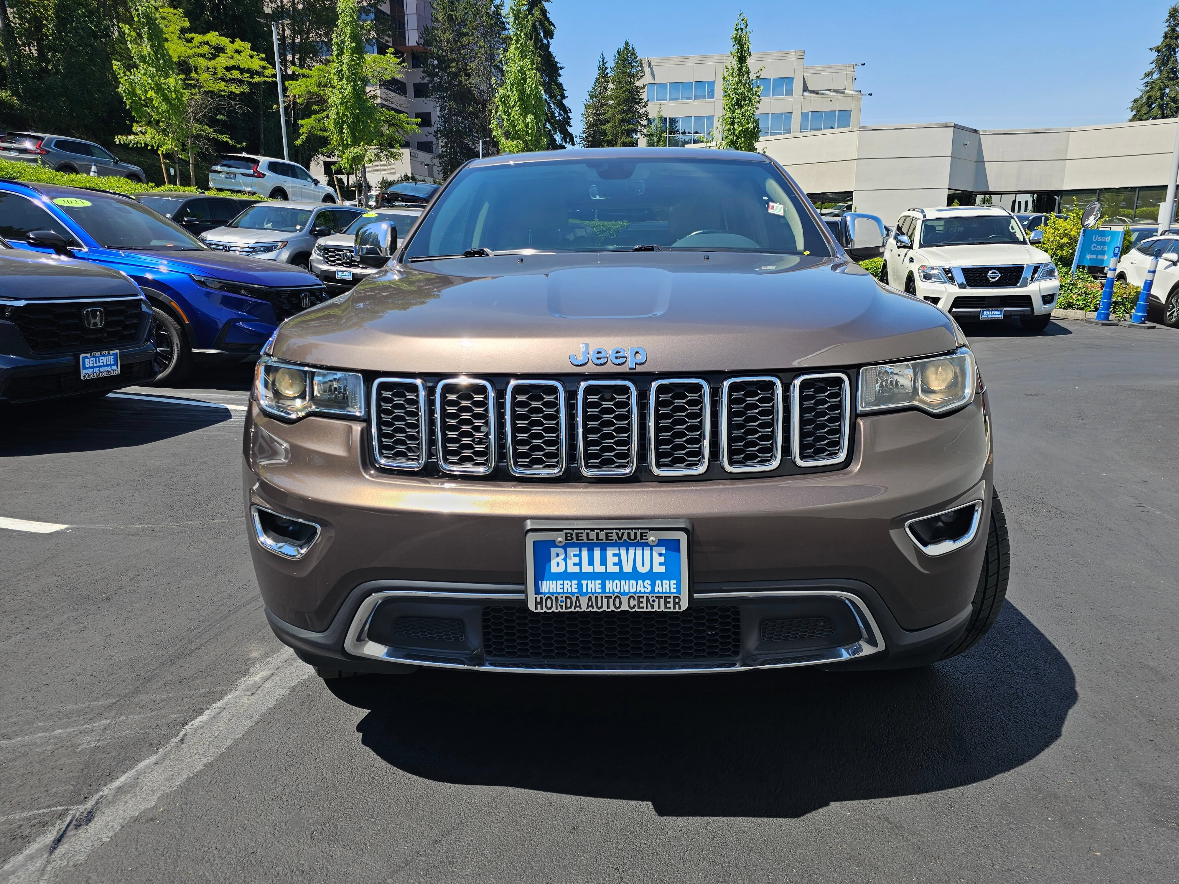 Used 2021 Jeep Grand Cherokee Limited w/ Sun & Sound Group AWD/4WD image 3