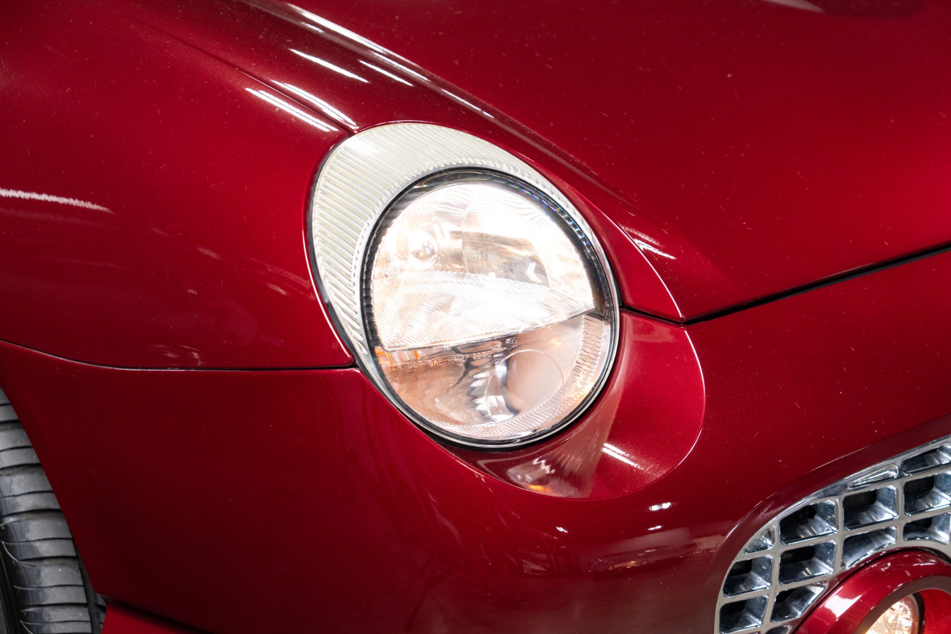 Used 2004 Ford Thunderbird Deluxe image 15