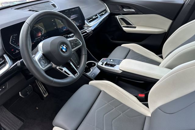 Used 2025 BMW X2 xDrive28i w/ M Sport Package AWD/4WD image 11