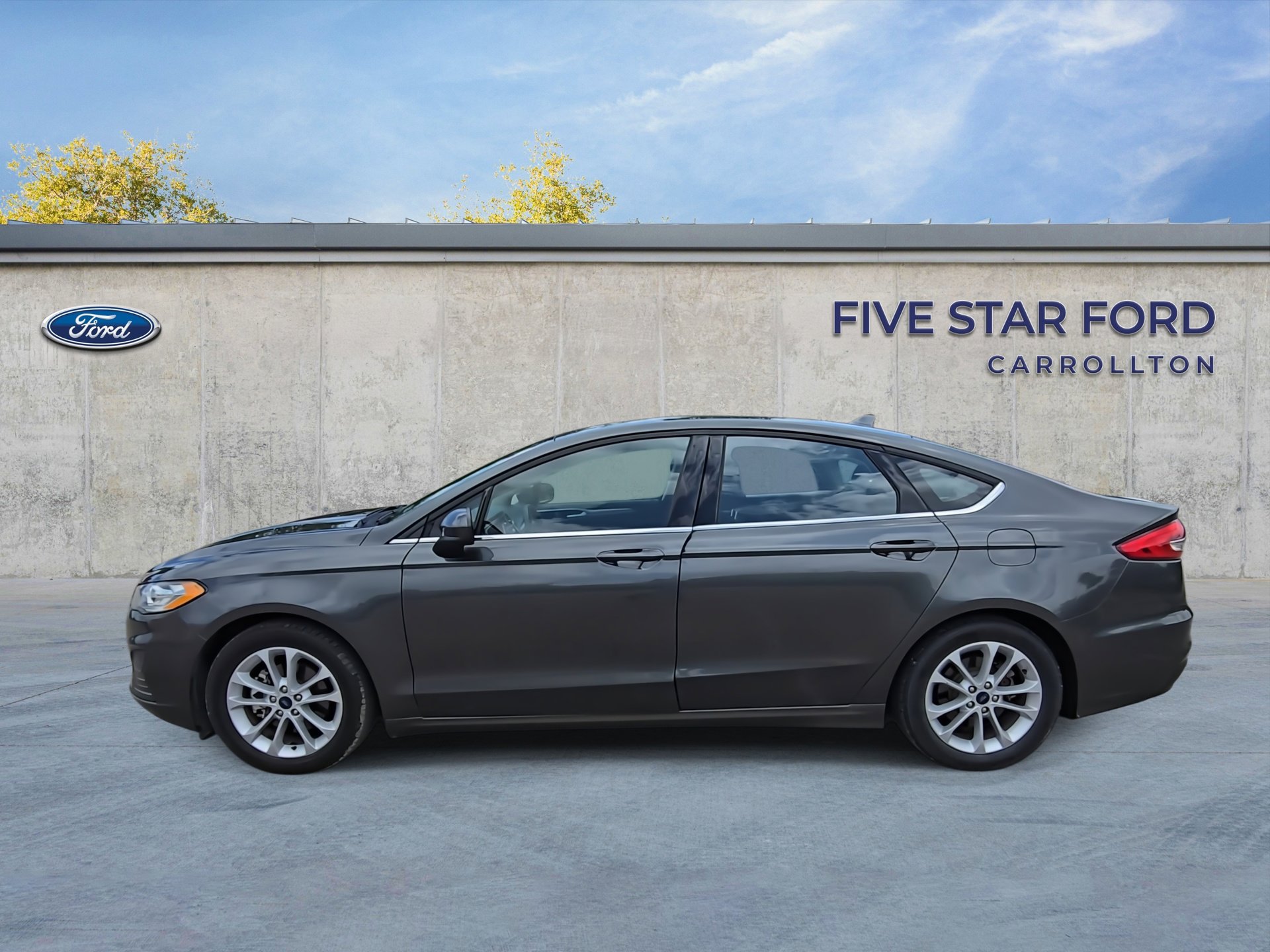 Used 2020 Ford Fusion SE image 5