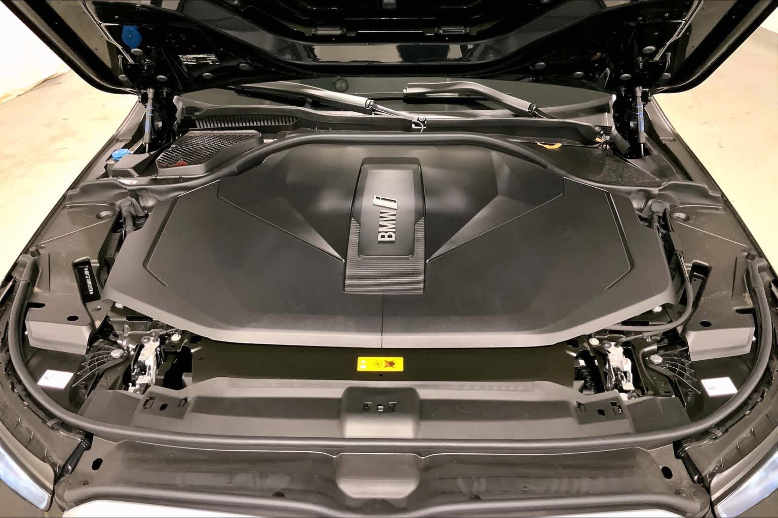 Used 2024 BMW i5 eDrive40i w/ Premium Package RWD image 16