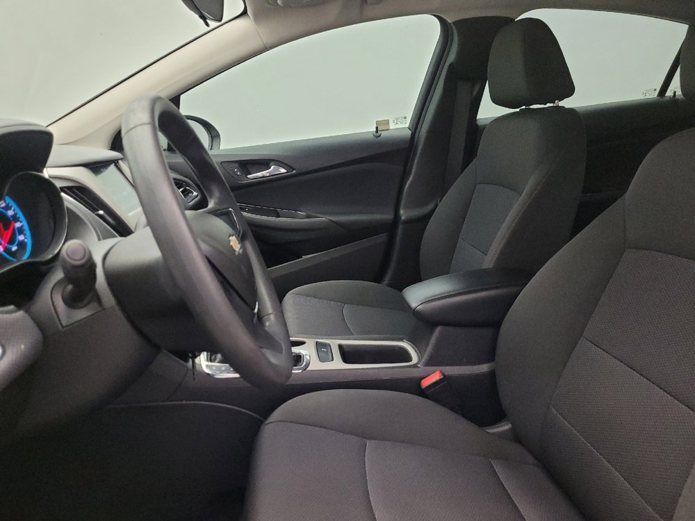 Used 2018 Chevrolet Cruze LS FWD image 17