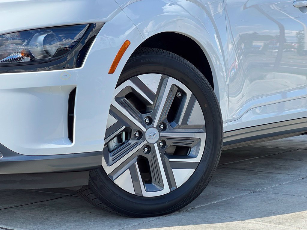 Certified 2023 Hyundai Kona SEL FWD image 2