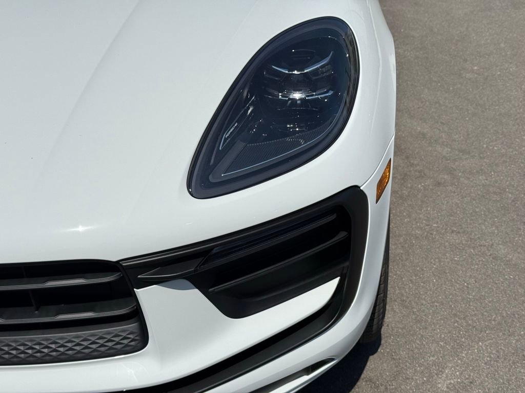 Used 2025 Porsche Macan image 11