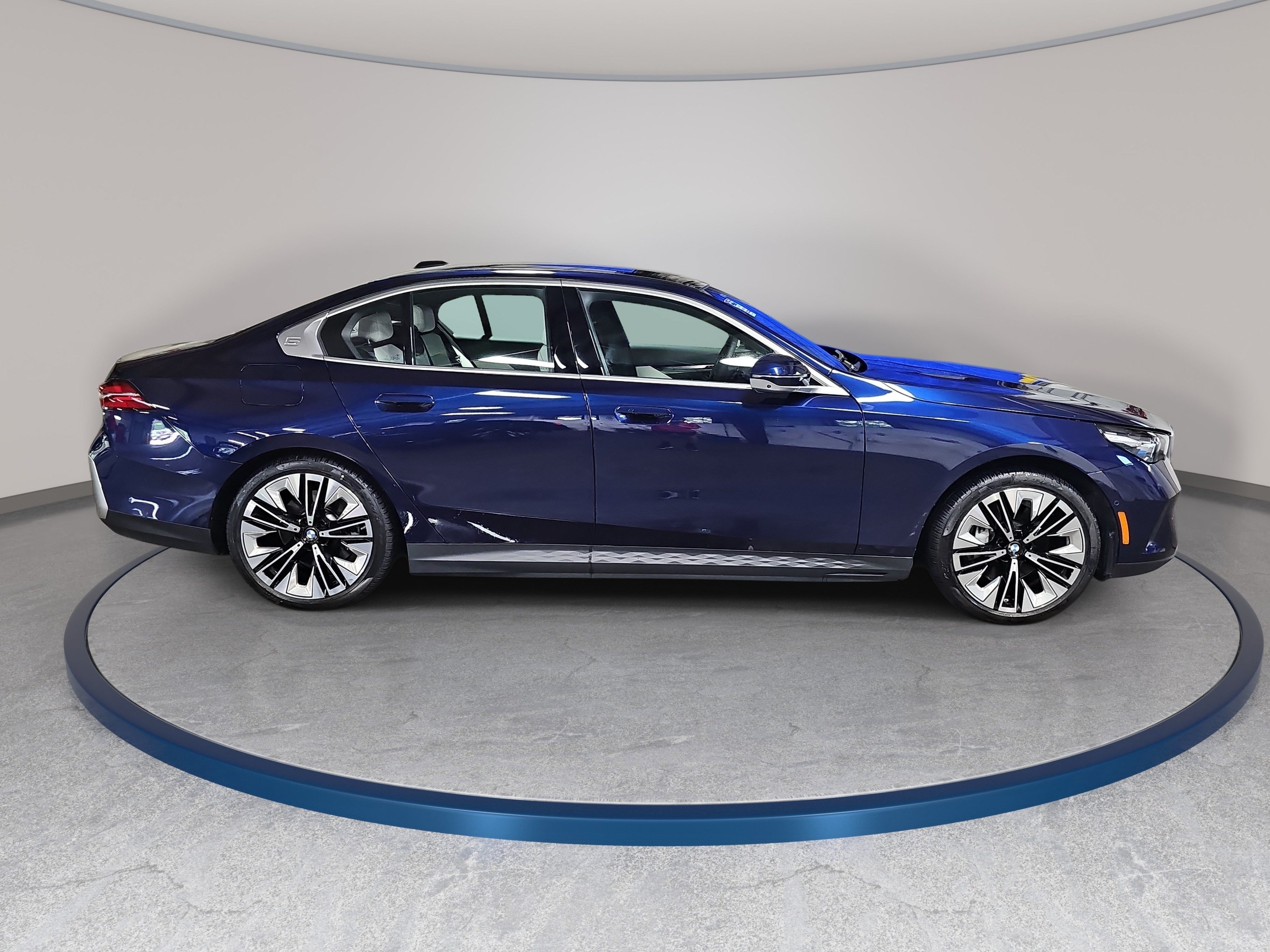 Certified 2026 BMW i5 eDrive40 RWD image 5